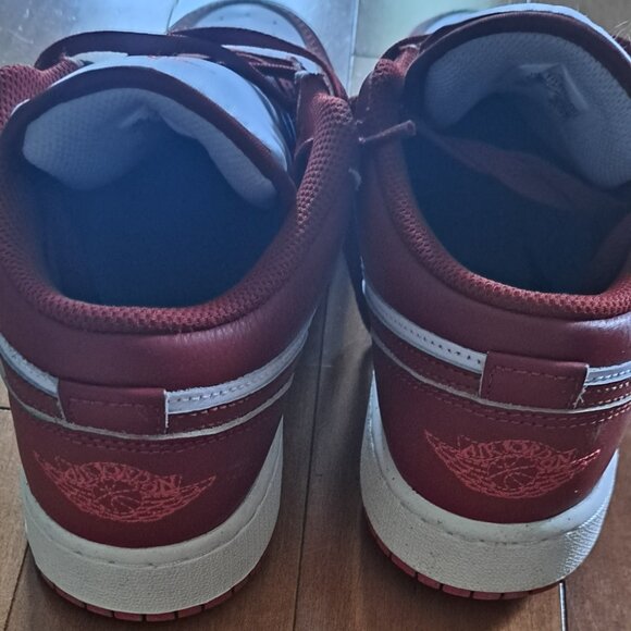 Jordan 1 Low SE Dune Red (GS) - YOUTH - Picture 3 of 5